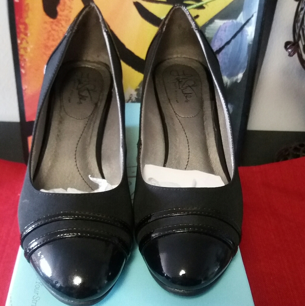 Life Stride Black Wedge/ Sz 8.5